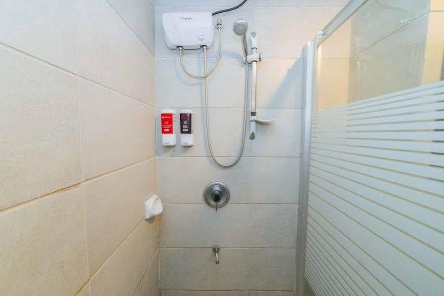Super Oyo 791 Bell Mansion Otel Quezon City Dış mekan fotoğraf