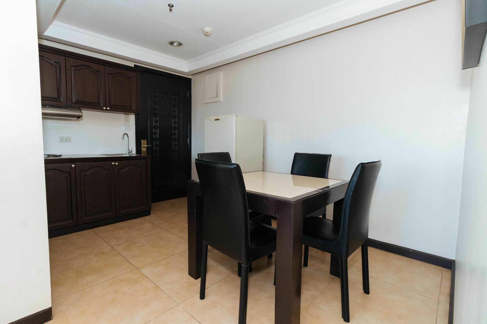 Super Oyo 791 Bell Mansion Otel Quezon City Dış mekan fotoğraf
